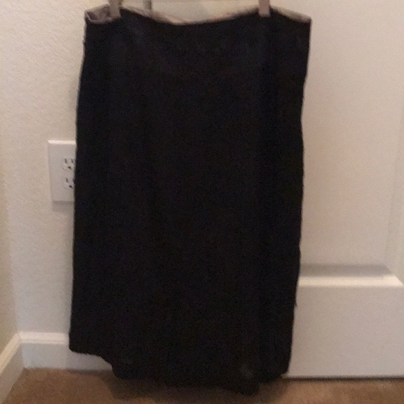 Skirt - Picture 2 of 6
